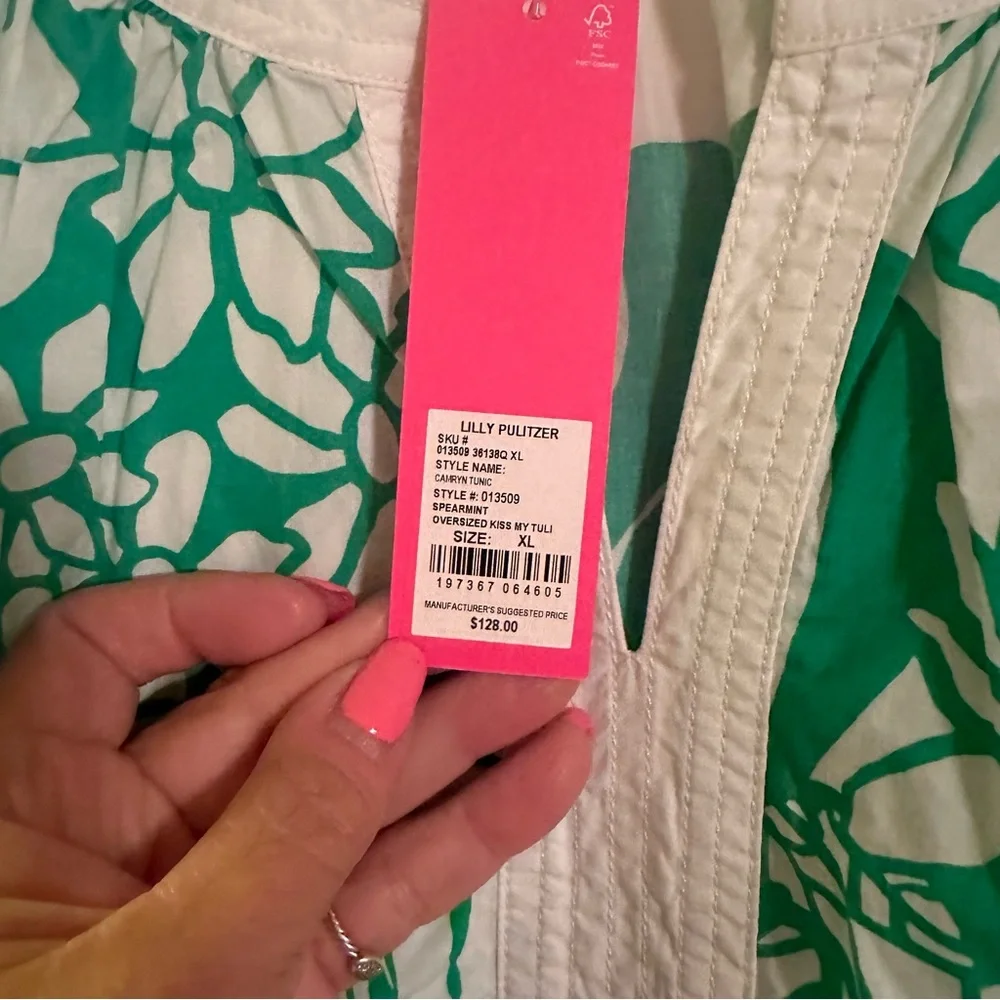 🩷SOLD🩷NWT Lilly Pulitzer XL Camryn tunic. - Picture 2 of 2